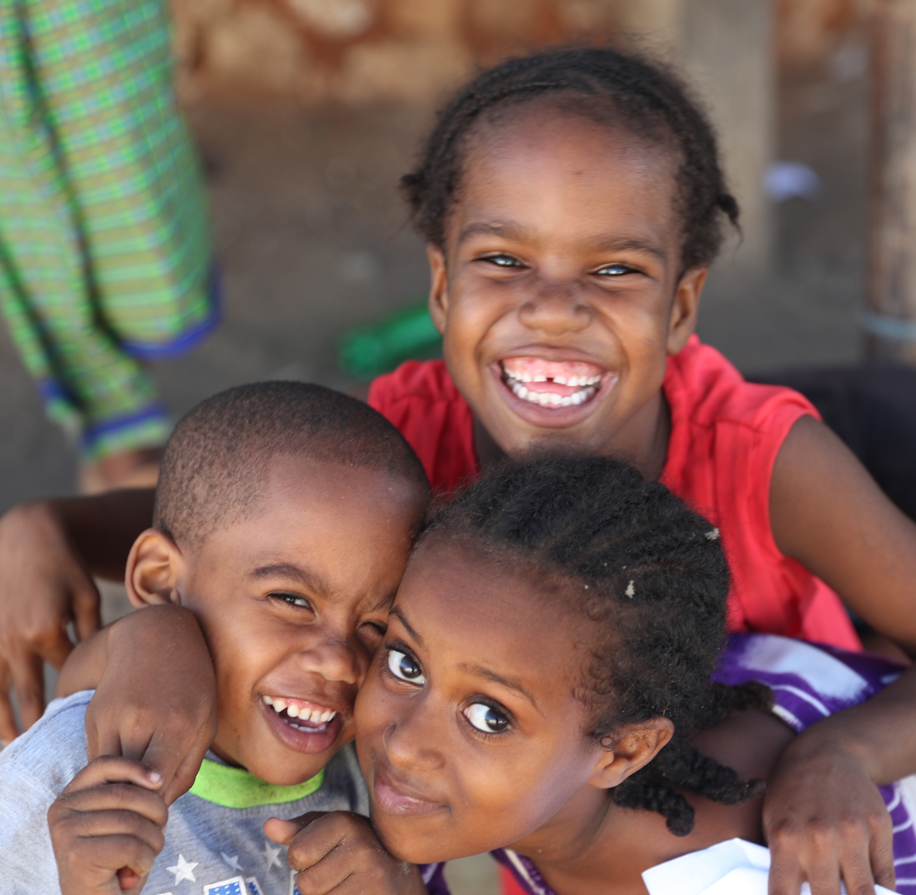 Kiunga_kids1 copy blue raven solar gives back to kiunga kids