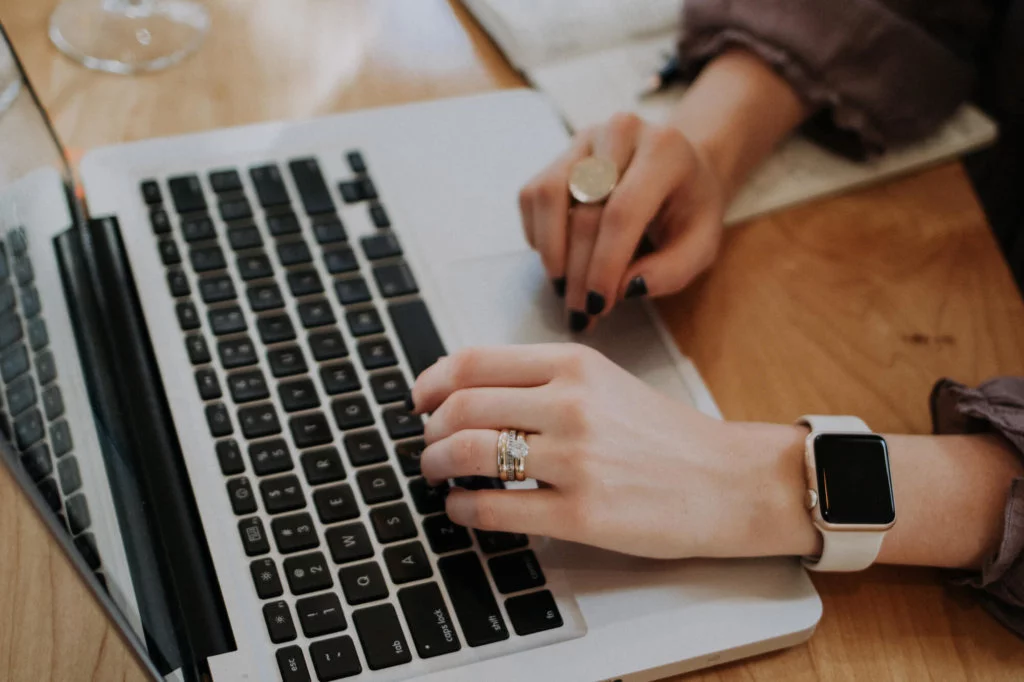 Women-Working-on-Computer woman filing for solar tax credits